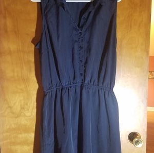 Black sleeveless dress